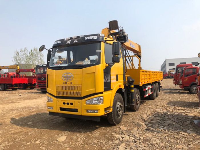 解放J6前四后八隨車吊(國