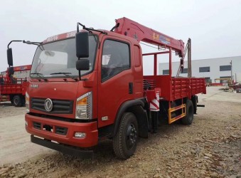 東風(fēng)御虎隨車吊EQ5140JSQLV配長興8噸吊機的配置和圖片