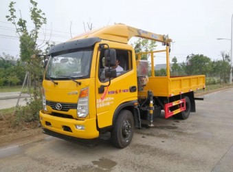 時(shí)風(fēng)隨車吊，藍(lán)牌隨車吊，2噸隨車吊，價(jià)格多少錢？